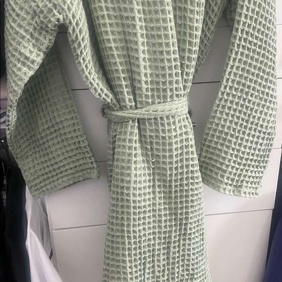 Green Waffle Knit Men's or women’s Robe - Picture 6 of 7